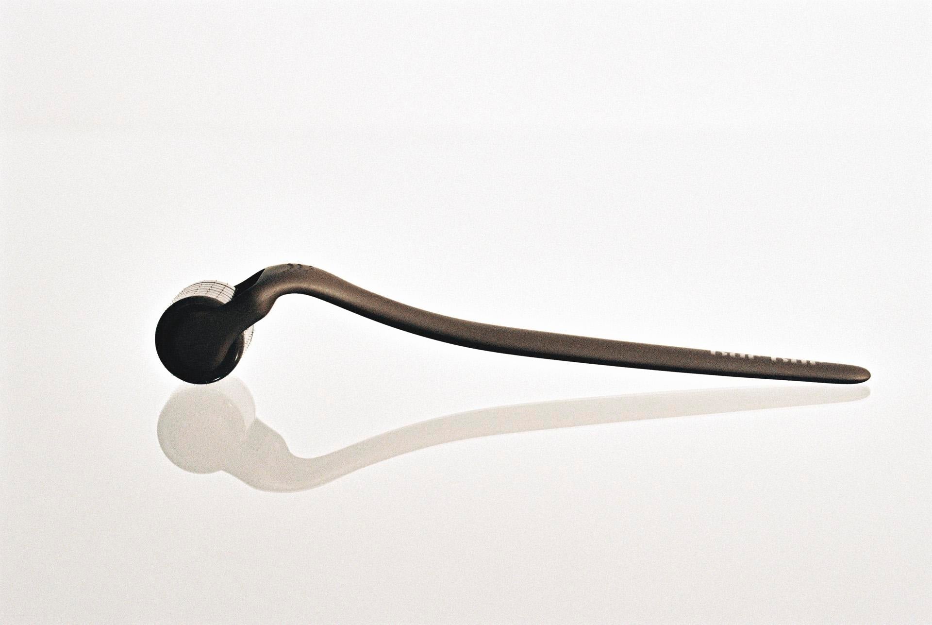 How to Clean a Derma Roller Safely and Effectively